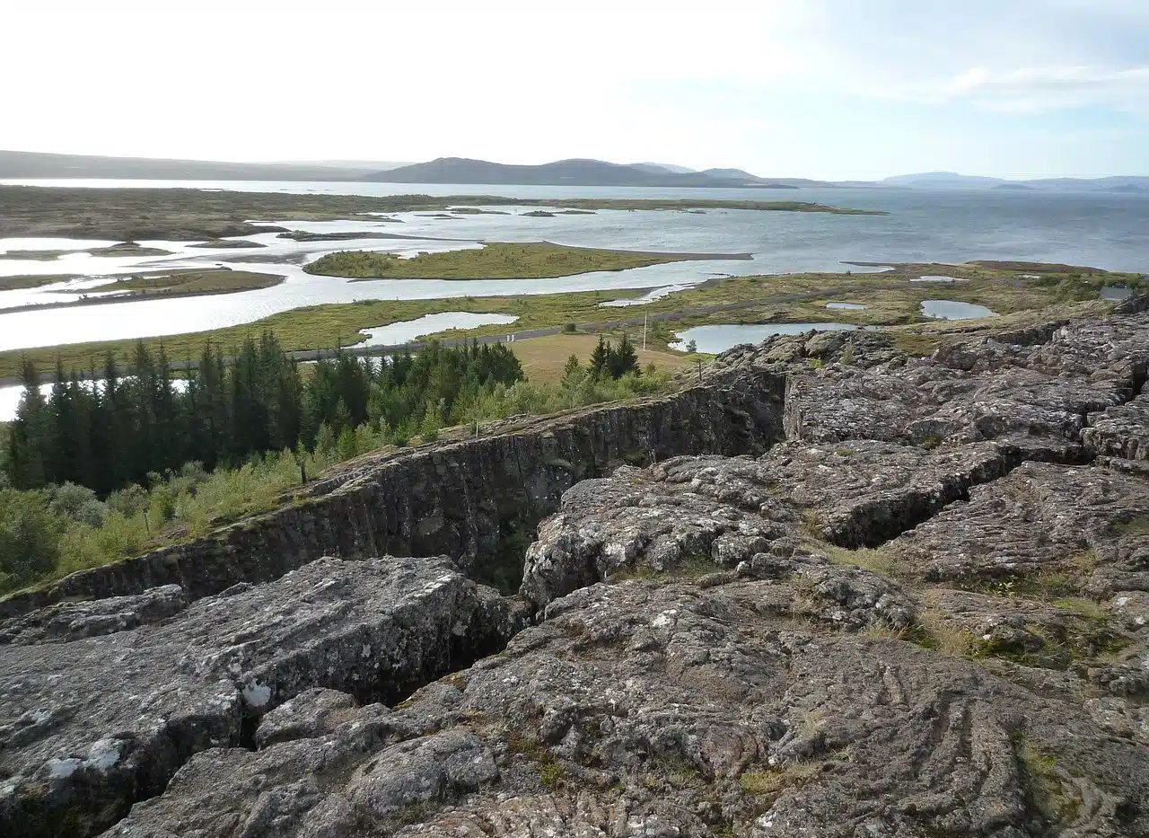 Relief outcrop