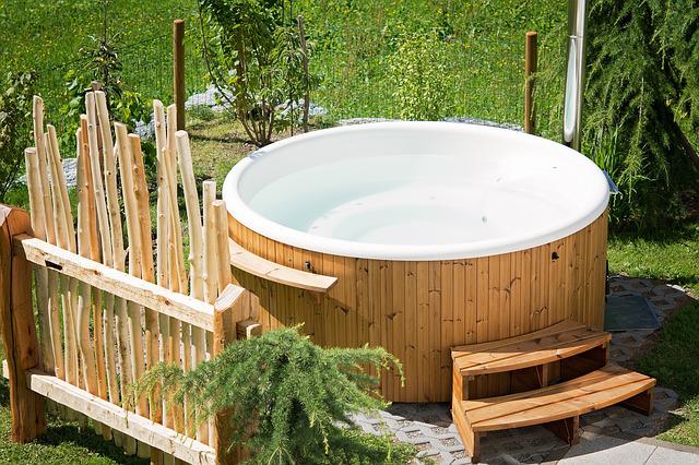 Outdoor whirlpool