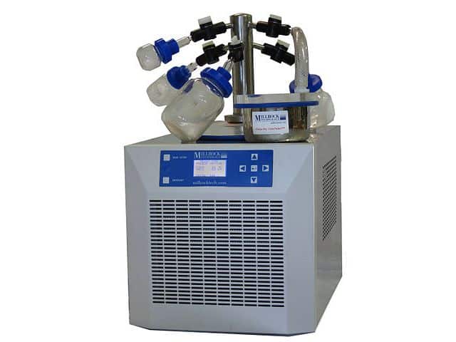 Freeze drying tabletop freeze dryer