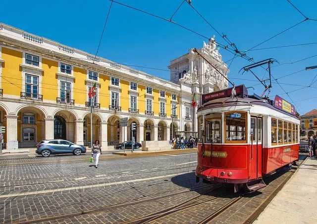 city ​​tram