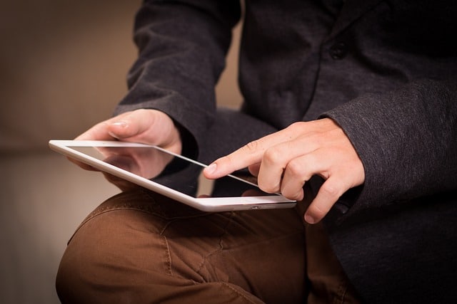 Man using tablet