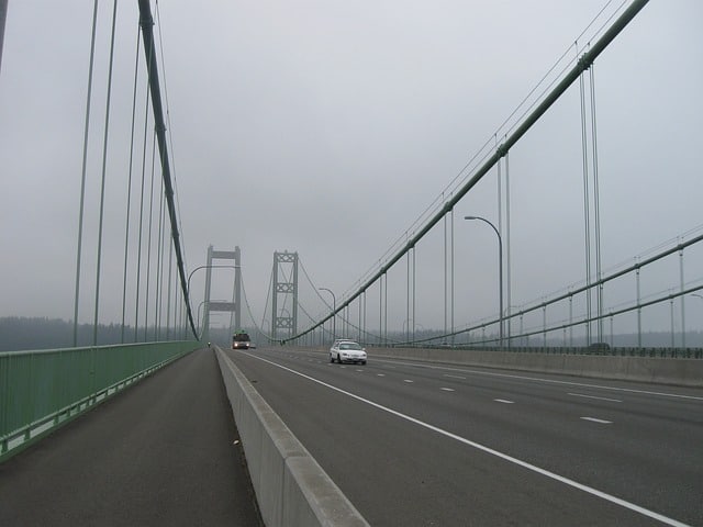 Undulating bridge