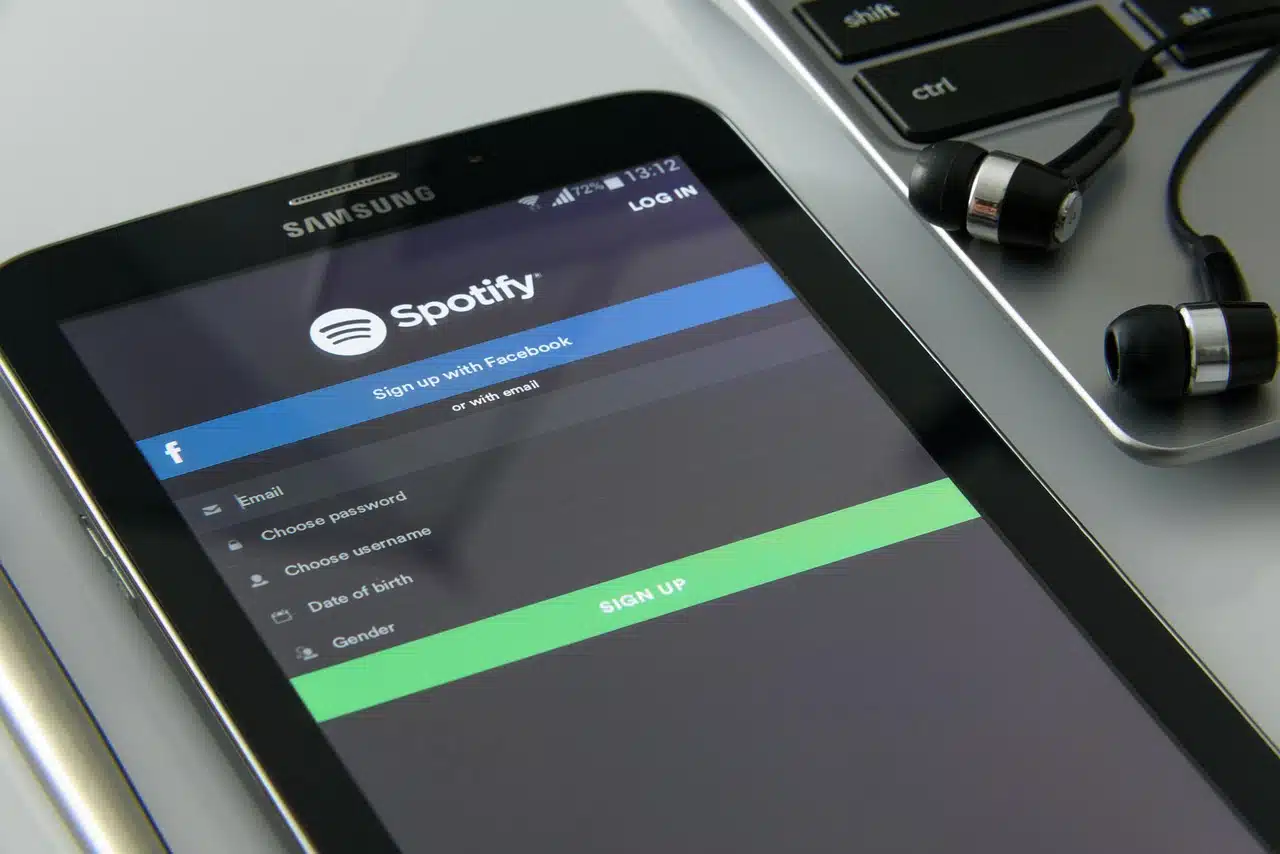 Mobile phone with Spotify