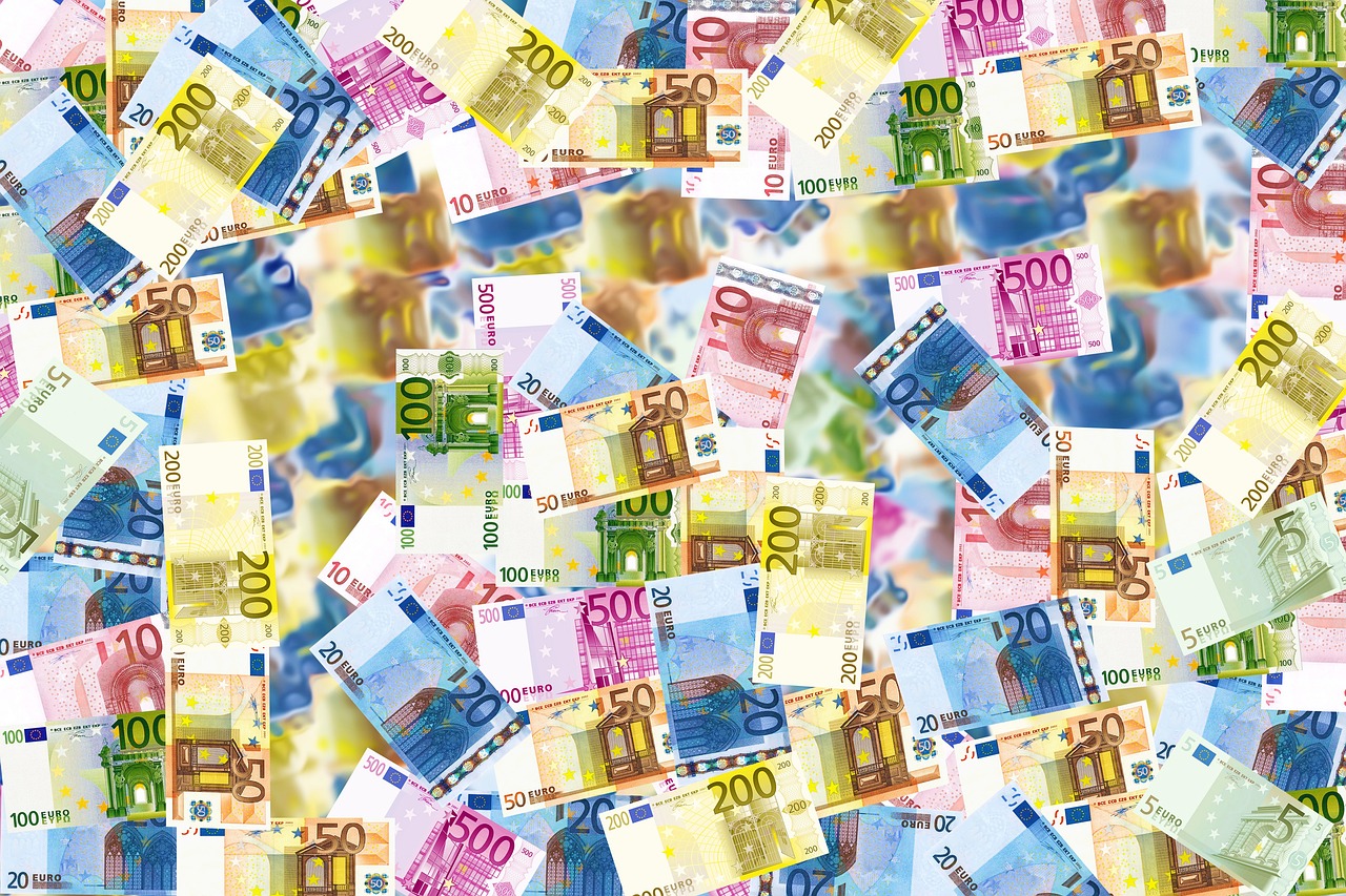 euro bills