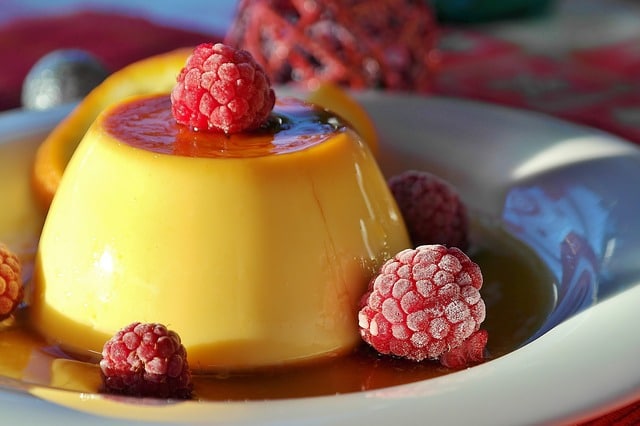 Flan with fruits