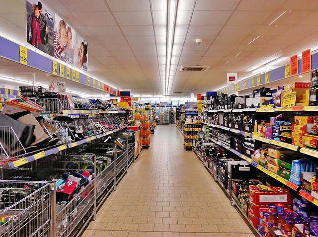 Supermarket hypermarket