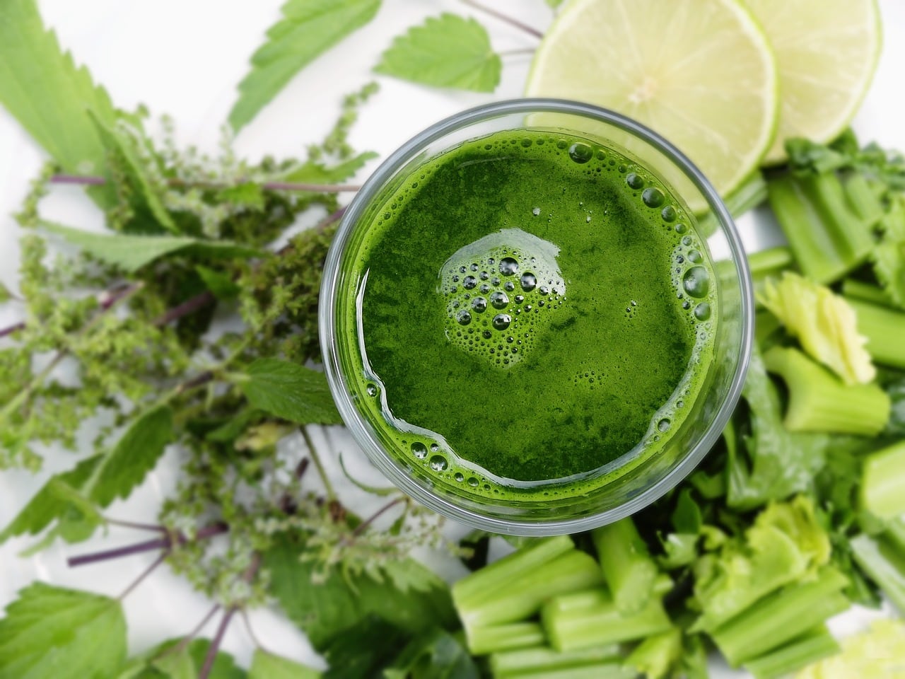 Lemon and vegetable smoothie