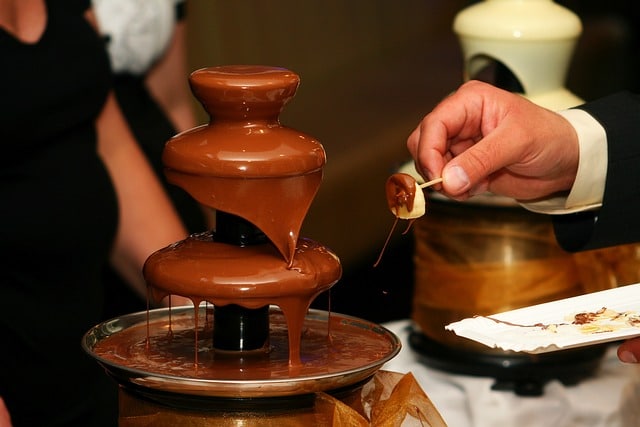 chocolate fountain fondue