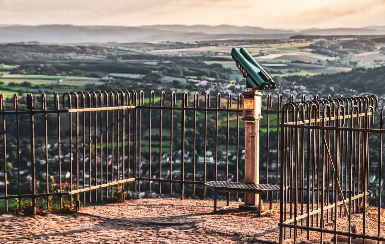 Viewpoint with telescope