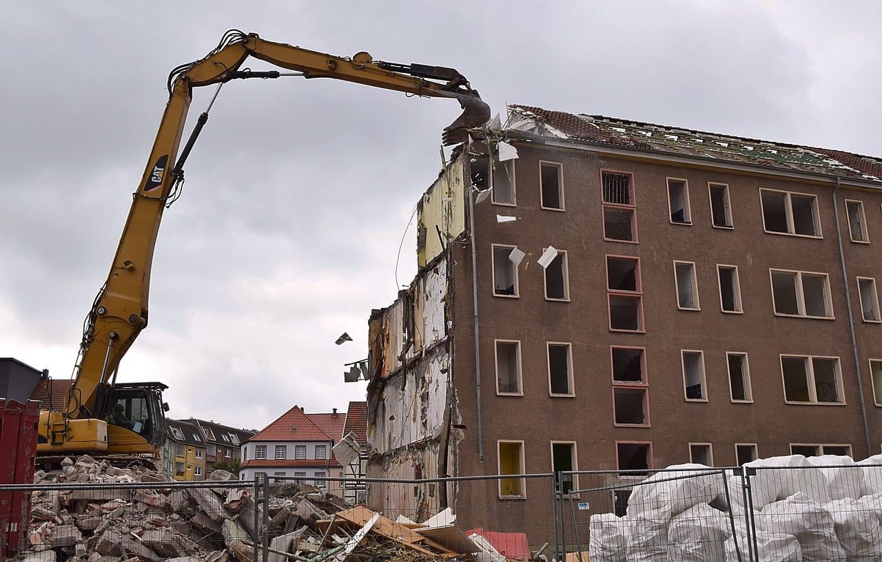 Demolition of a building