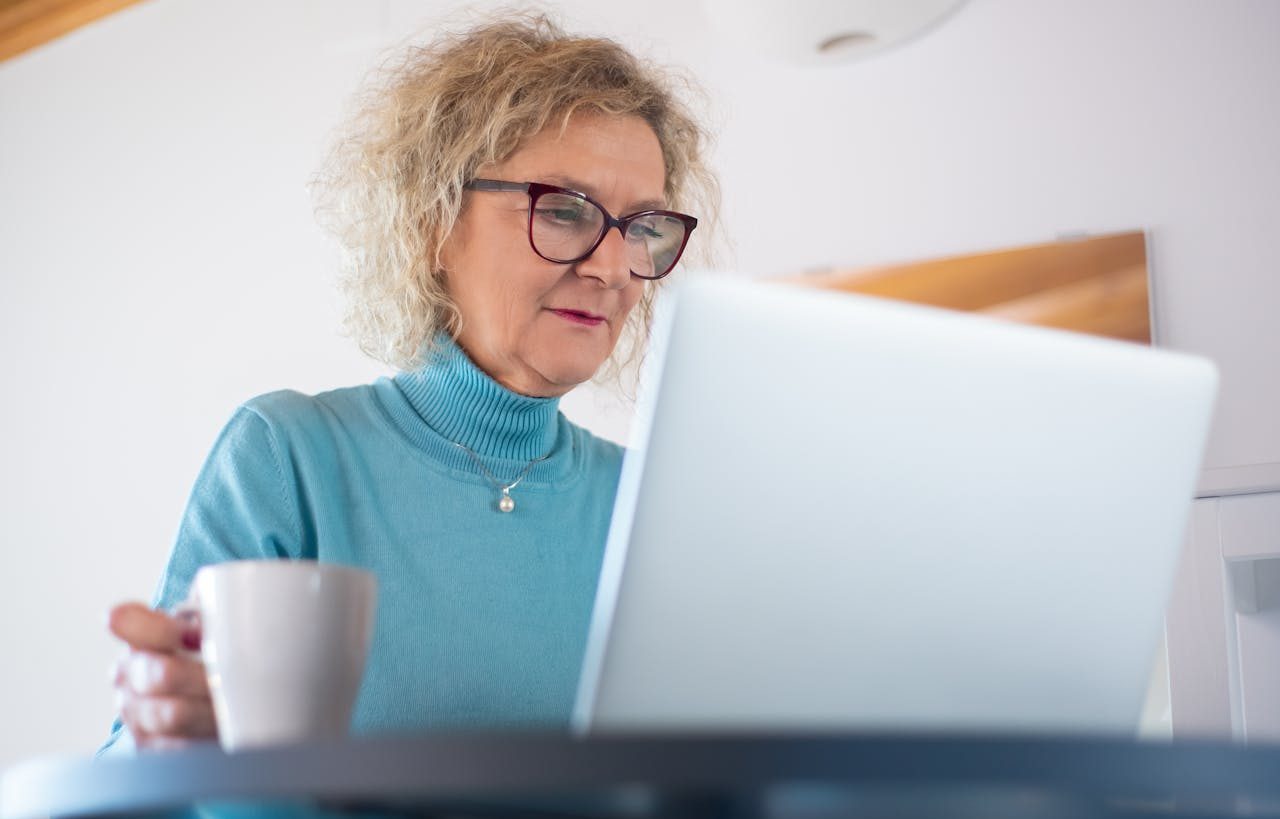 Senior woman using a computer